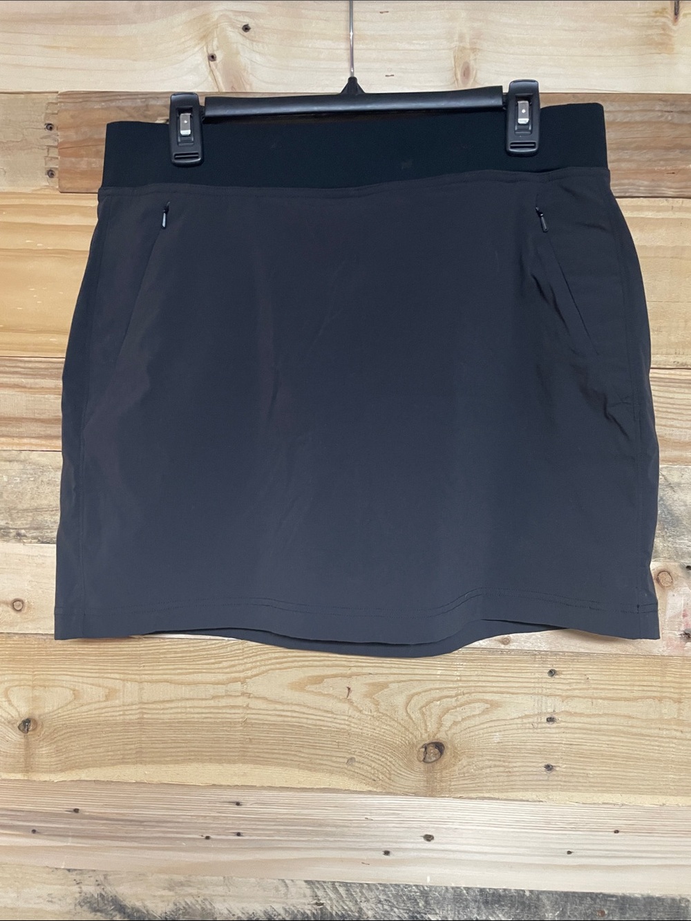 Eddie Bauer size 10 Black Athletic Mini Pencil Skirt with Built-in Short Pockets